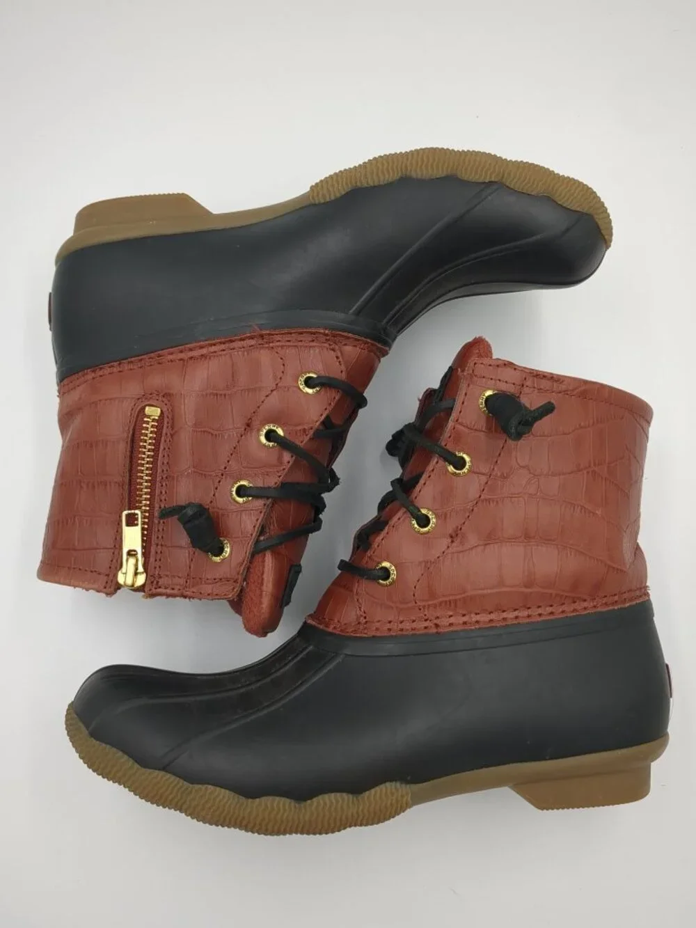 Sperry Saltwater Croc Embossed Water Resistant Duck Boot - Women's 6 Red/Black